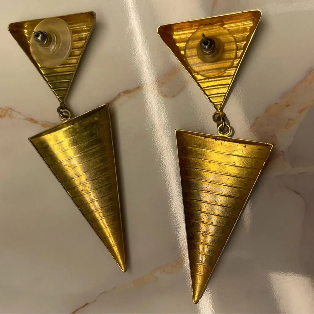Vintage 80s Triangle Ombré Orange to Red PostBack Earrings